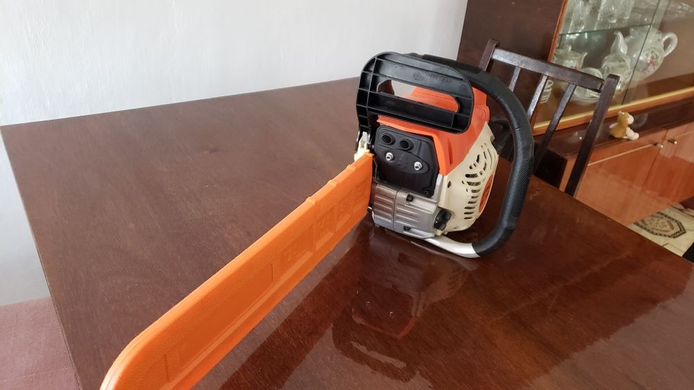 Продам бензопилу