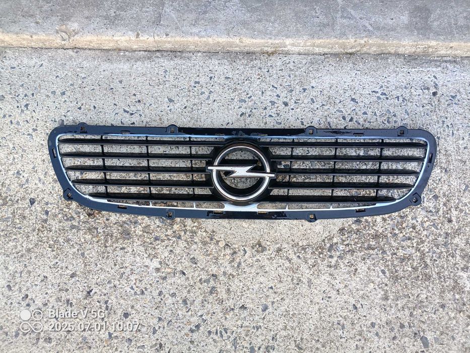 Atrapa / Grill Opel MOVANO + chromowane LOGO