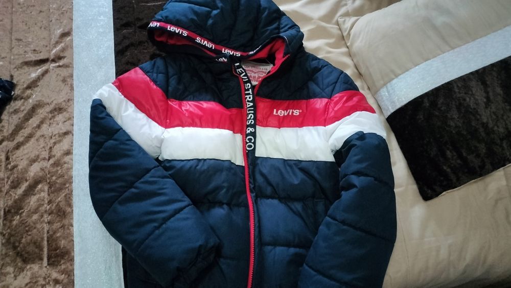 Casaco menino Levi's tamanho 12 como novo