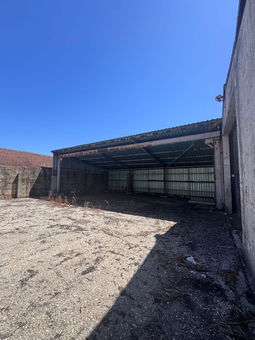 Arrenda-se Armazem 450m2