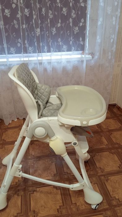 Стілець для годування