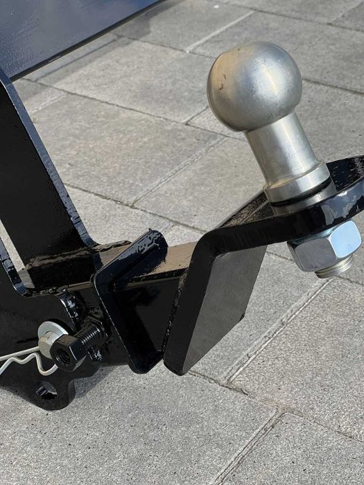 Квадратна вставка під фаркоп. 50х50 мм. Під американський фаркоп