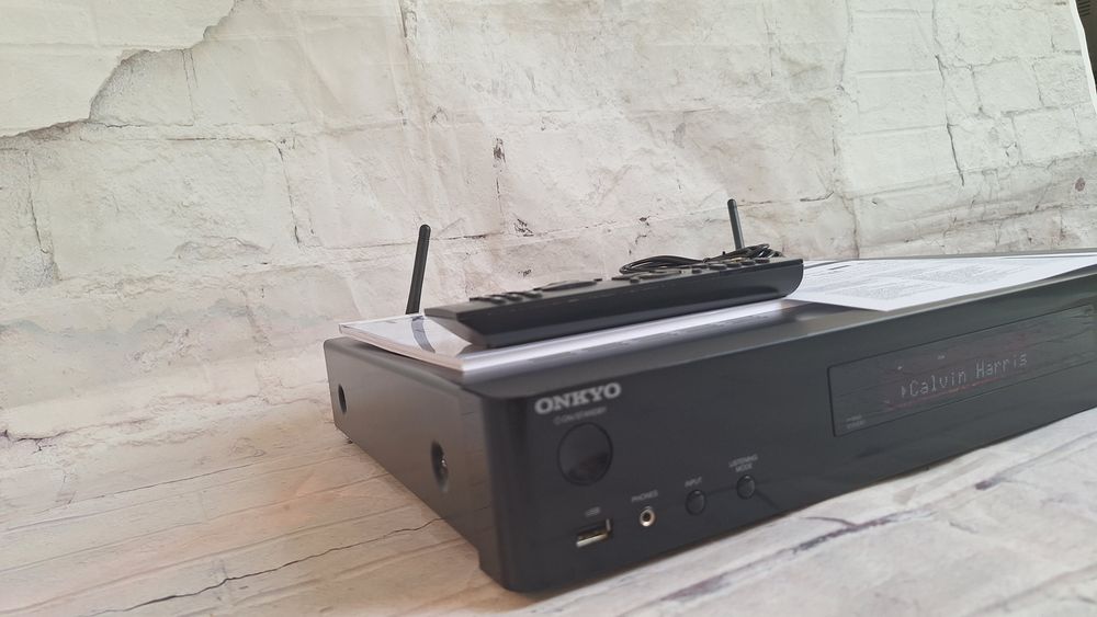 Nowoczesny płaski amplituner Onkyo TX-L50 Wi-Fi BT 4k60p net radio