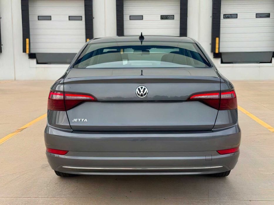 Volkswagen Jetta SE      2020