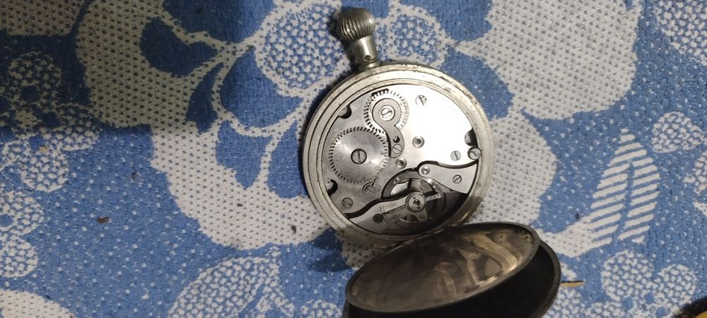 Годинники наручні,кишеньковий