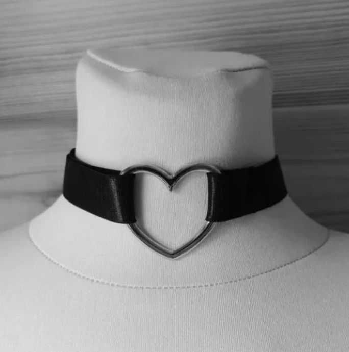 Naszyjnik choker duże serce nowy polski