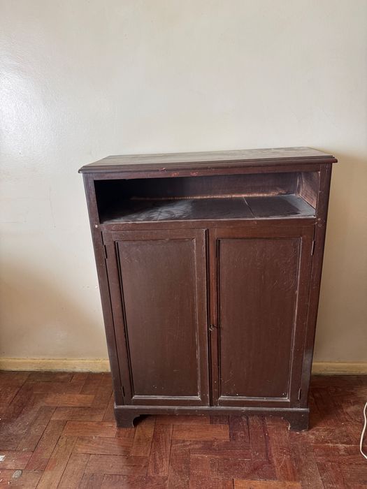 Sapateira em Madeira com 2 Portas e Prateleiras
