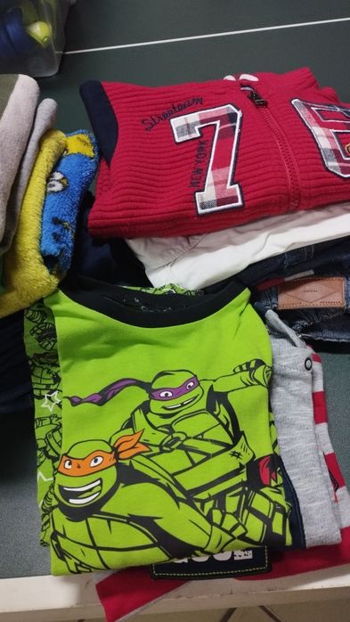 Lote de roupa e calçado criança