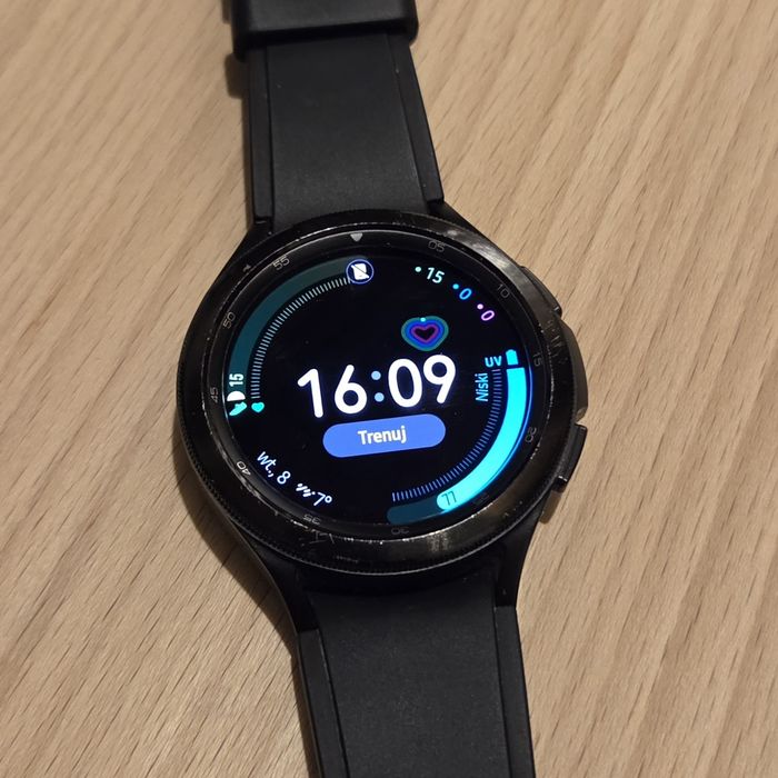 Samsung Galaxy Watch4 LTE + etiu
