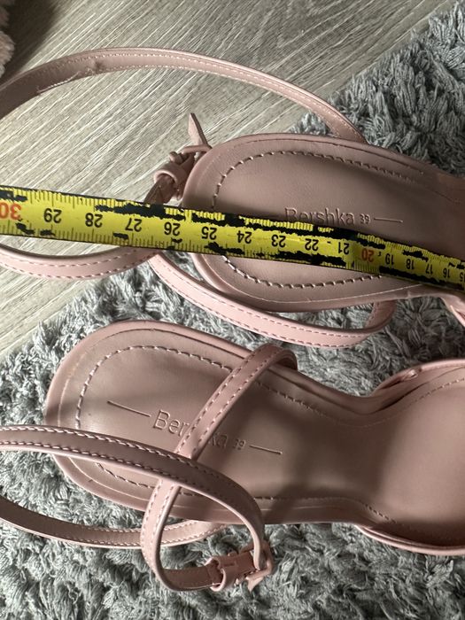 Жіночі туфлі на підборах,туфлі човники лодочки Bershka