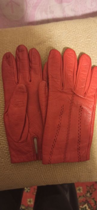 Кожаные женские перчатки
