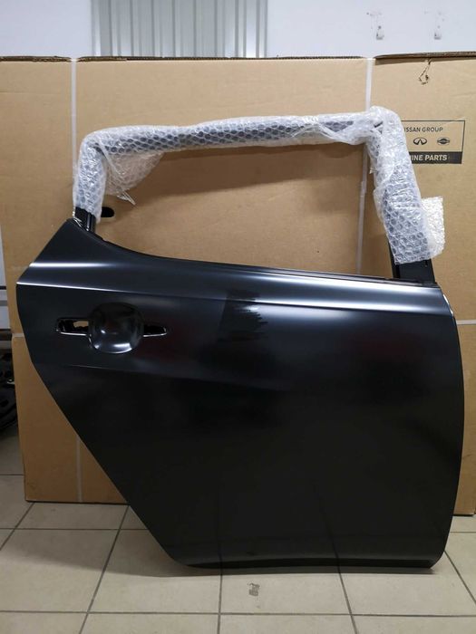 Дверь передняя, задняя Nissan Leaf 2018, 2019, 2020,2021 Ниссан лиф