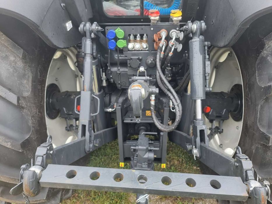 Трактор ArmaTrac 1104 LUX Пневма навес 5т 2 вани Perkins ZF 16+16 АРК