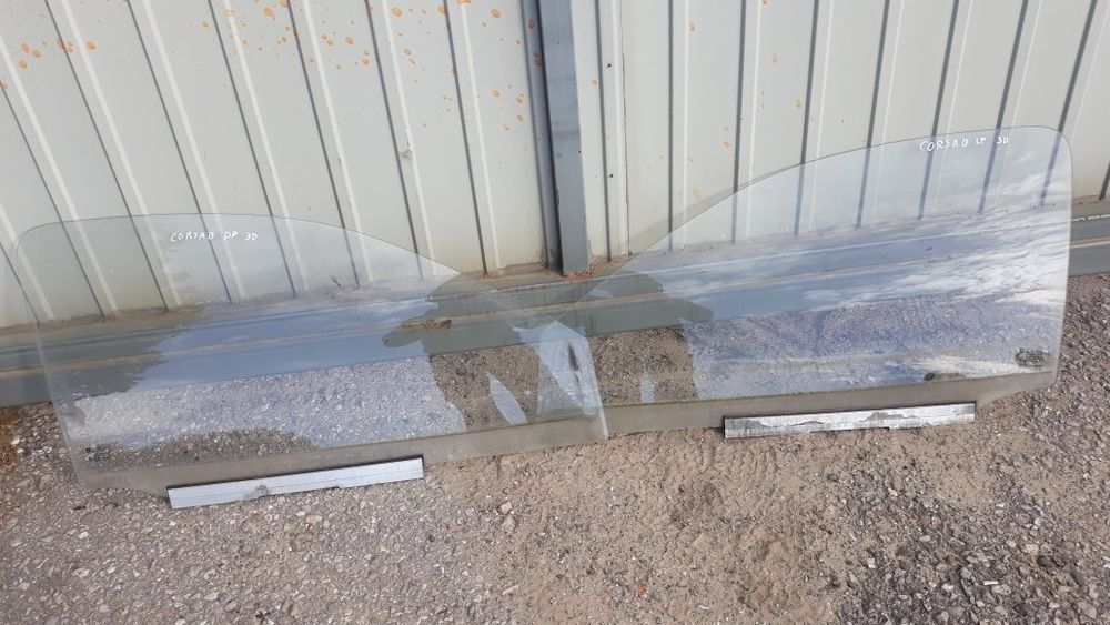 Opel Corsa B, 3-drzwi, szyba z drzwi lewa lewy przód