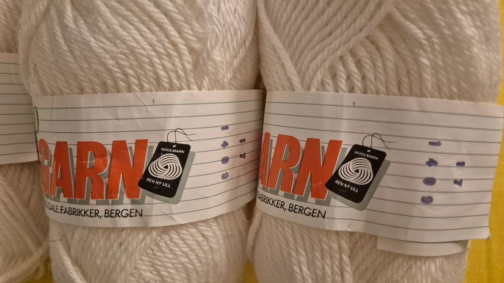 Włóczka ecru 100 % wełna norweska