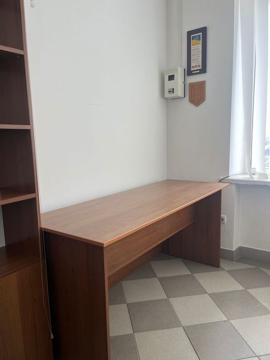 Продам офісні меблі