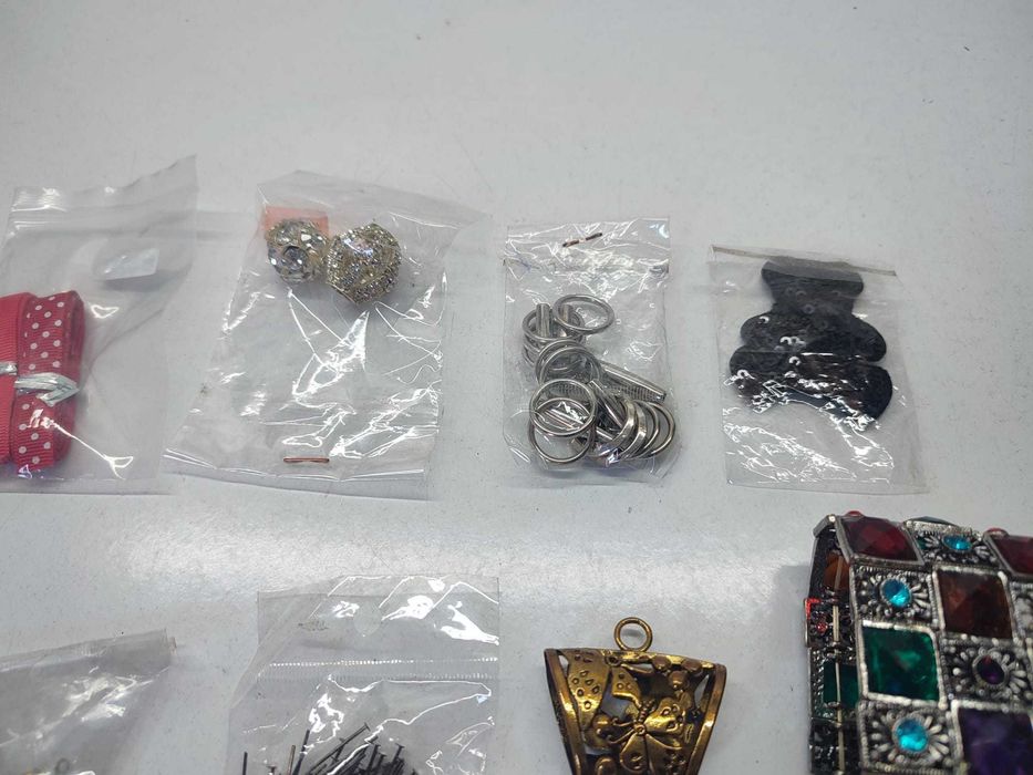 Acessórios, Pulseiras, Colares e Bijuteria Diversa