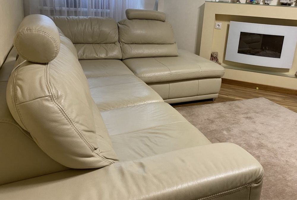Шкіряний  диван
