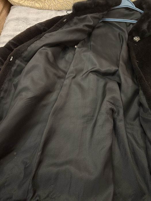 Продам шубу з нутрії (стрижена)