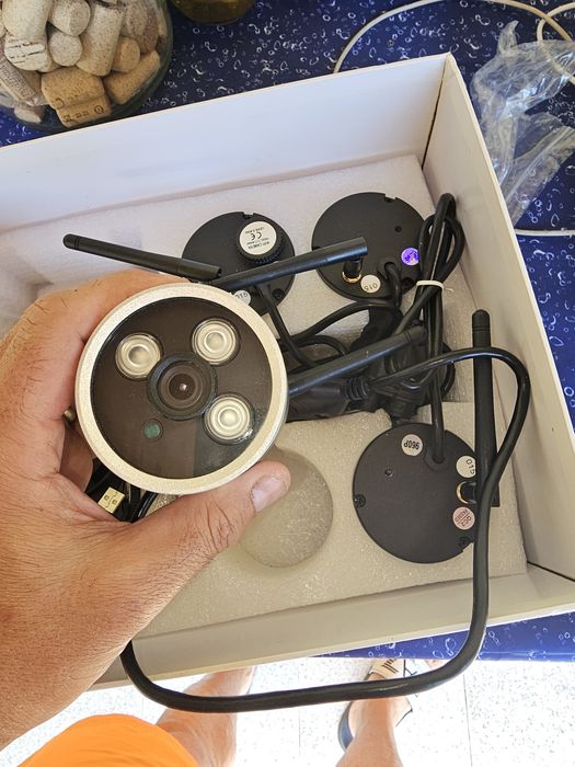 Kit vídeo vigilância 4 câmeras wi- fi