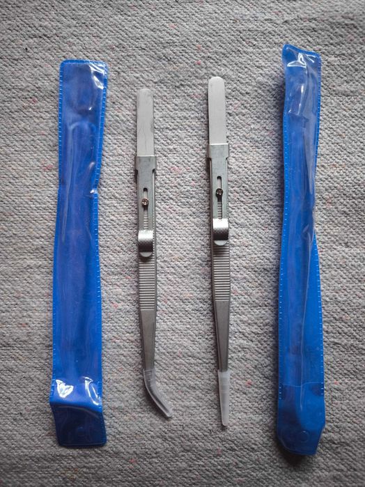 Гострий тонкий пінцет з нержавіючої сталі з можливістю фіксації