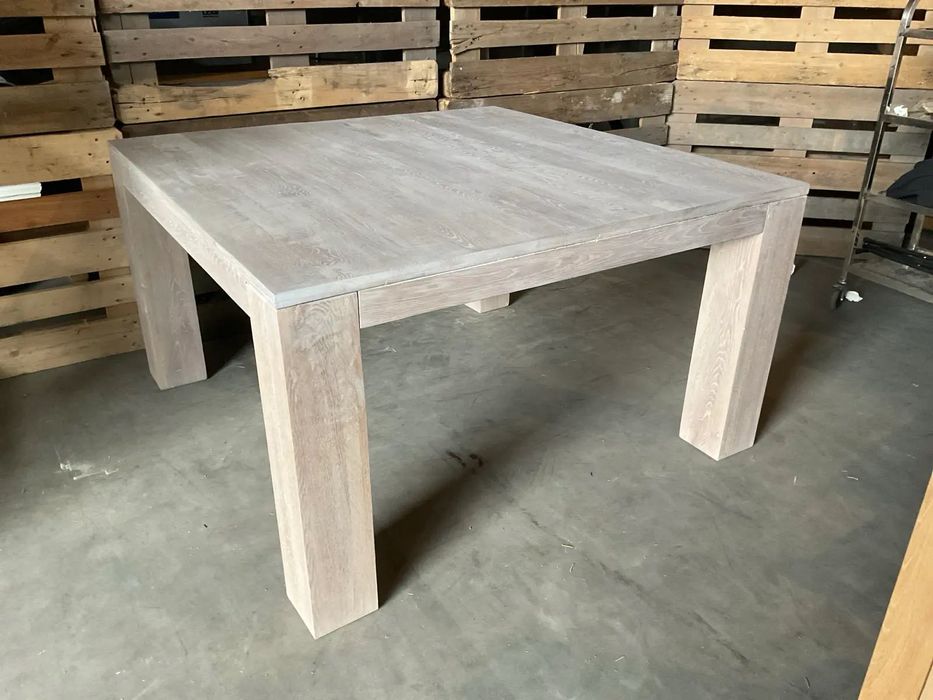 Duży Stół Jadalniany z Litego Drewna