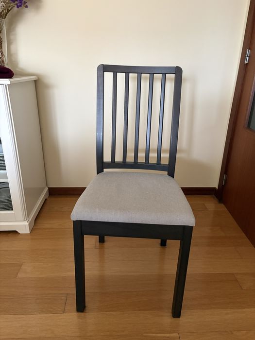 Conjunto mesa extensivel e 6 cadeiras