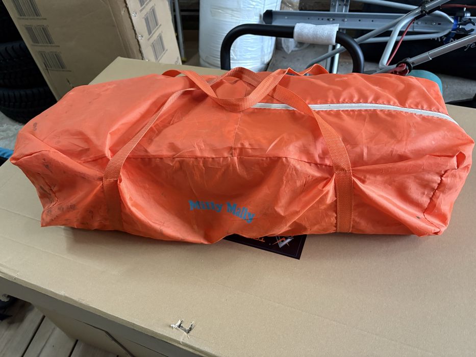 Łóżeczko turystyczne dla dziecka z kółkami Milly Mally