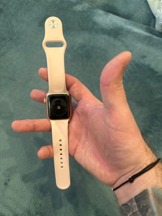 Apple Watch SE 40mm Gold
