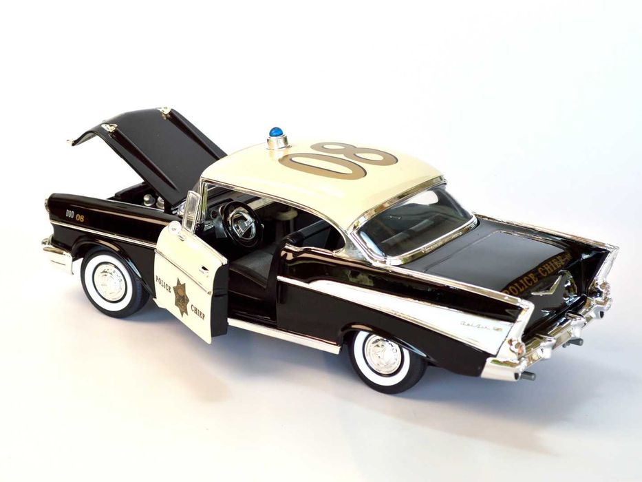 Модель автомобіля Road Legends 1957 Chevrolet Bel Air Police, (1:18)