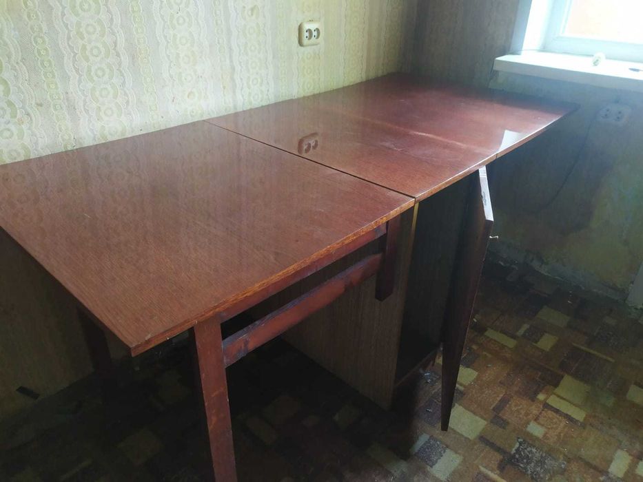 Продам стіл книжка