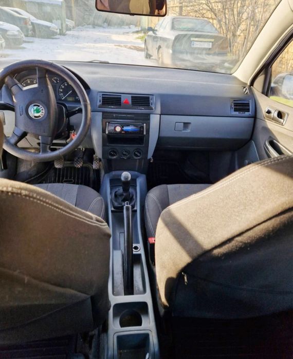 SKODA FABIA 2003 1.2 Торг исключительно у машины