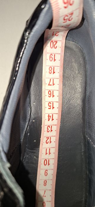 Стильні лаковані кросівки фірми Bayrak  31 розміру