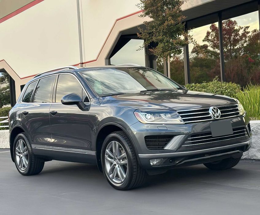 Volkswagen Touareg      2015
