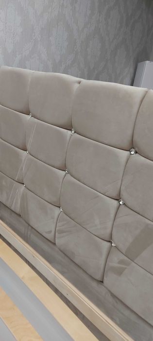 Łóżko z pojemnikiem + materac 90x190