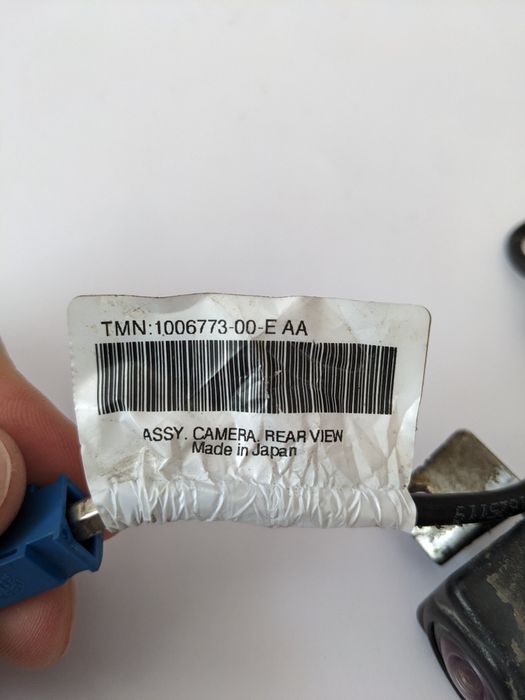 Камера заднього виду Tesla Model S. Оригінал