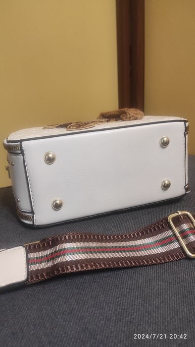 Torebka mała listonoszka biała