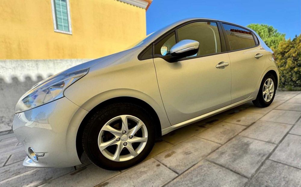 Peugeot 208 1.4 HDi Active 2015 — photo 2