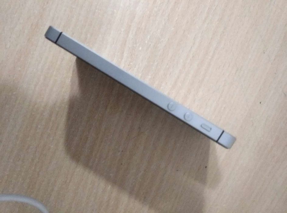 iPhone SE 1-го поколения
