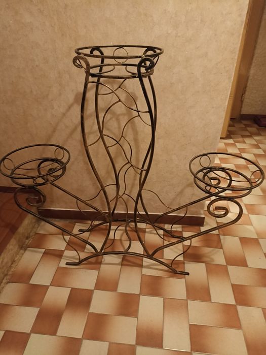 Kwietnik metaloplastyka