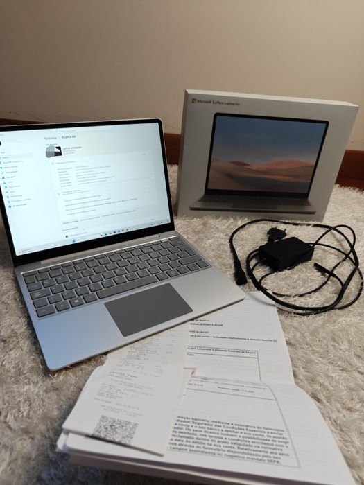 Microsoft Surface Laptop Go