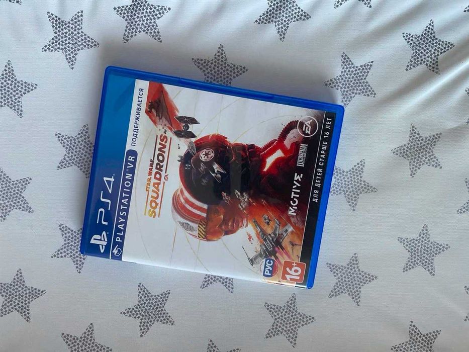 Star Wars Squadrons (PS4),играть можно как с VR, так и без.