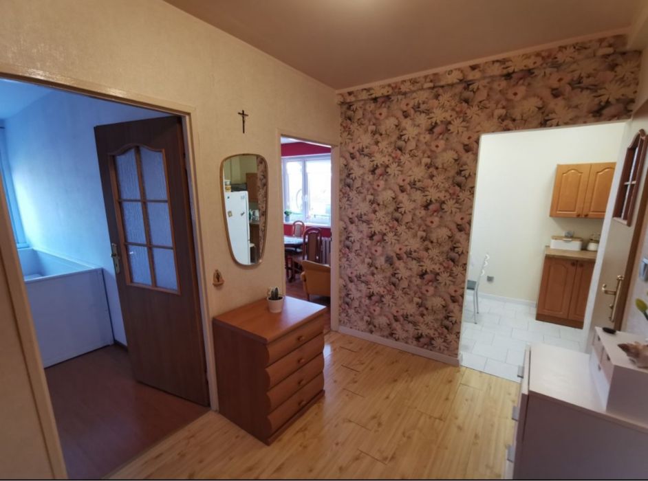Sprzedam jasne i ustawne mieszkanie 2-pokojowe (45,5 m²) z balkonem w ścisłym centrum miasta!