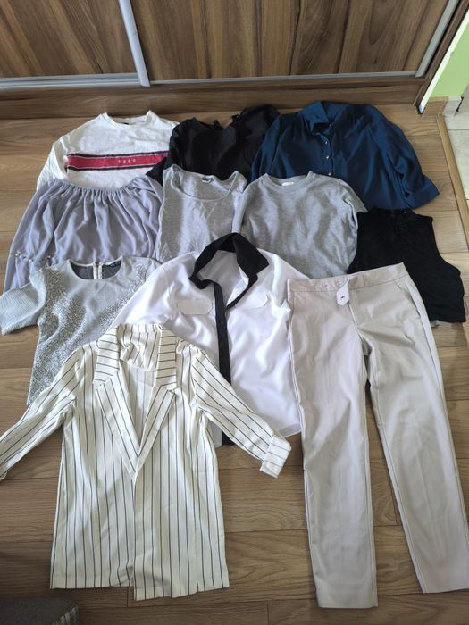 Zestaw ubrań w rozmiarze S (36)