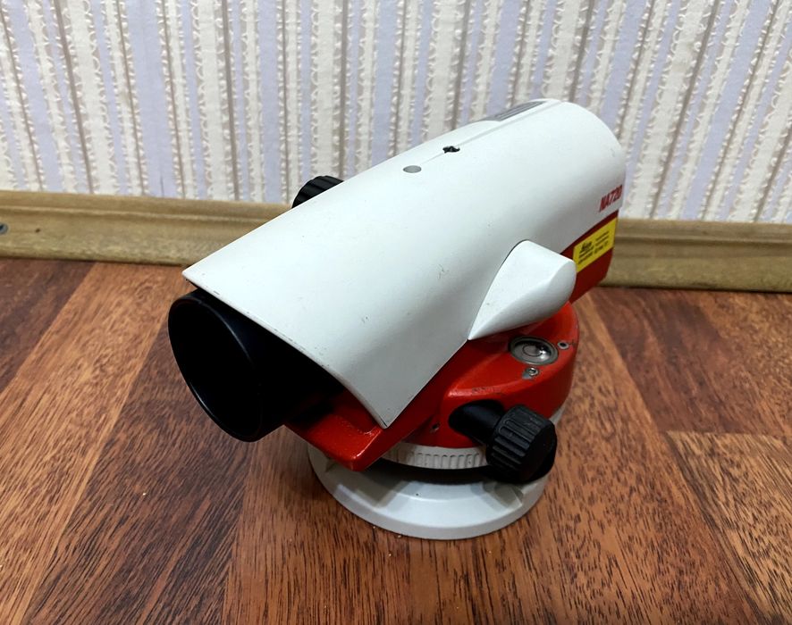 Швейцария Нивелир Leica NA720 Оптичний нівелір