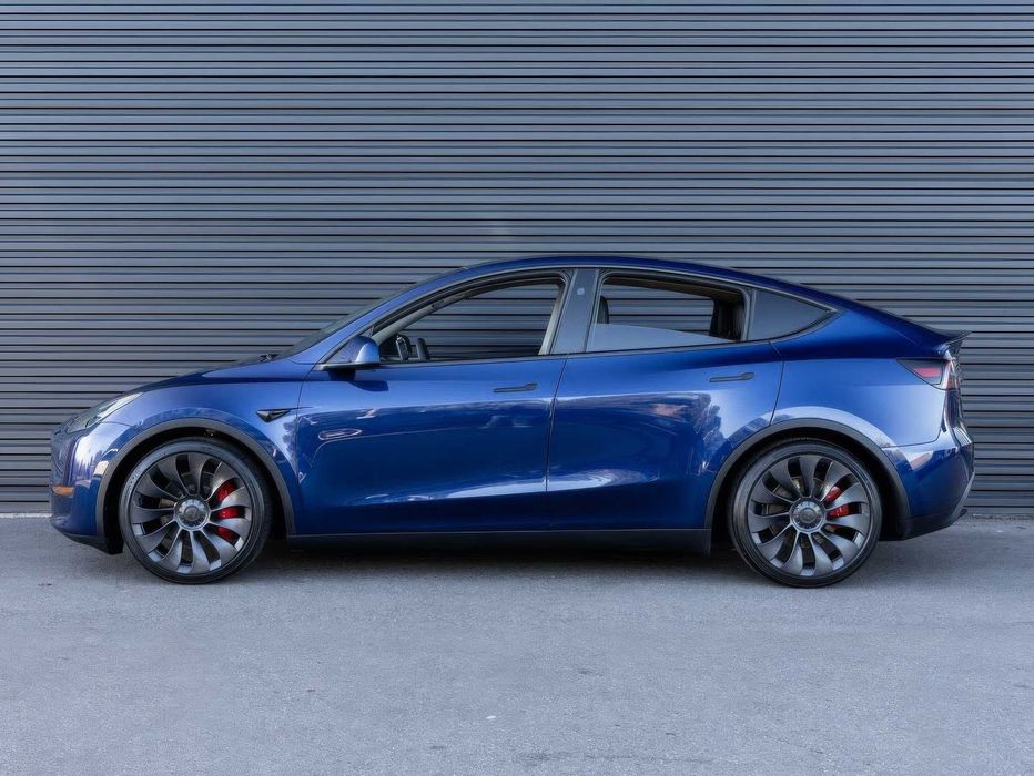 Tesla Model Y Performance      2023