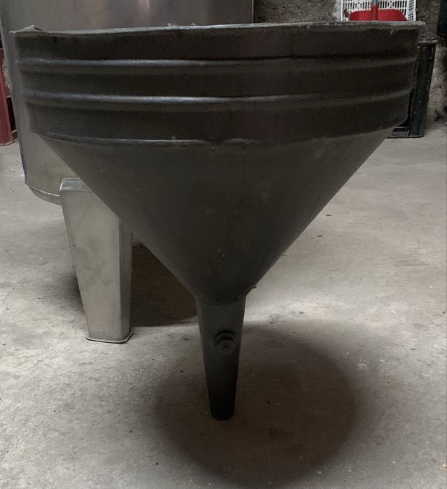 Funil de chapa restaurada