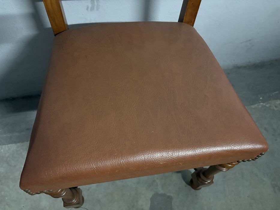 Cadeira madeira e pele vintage