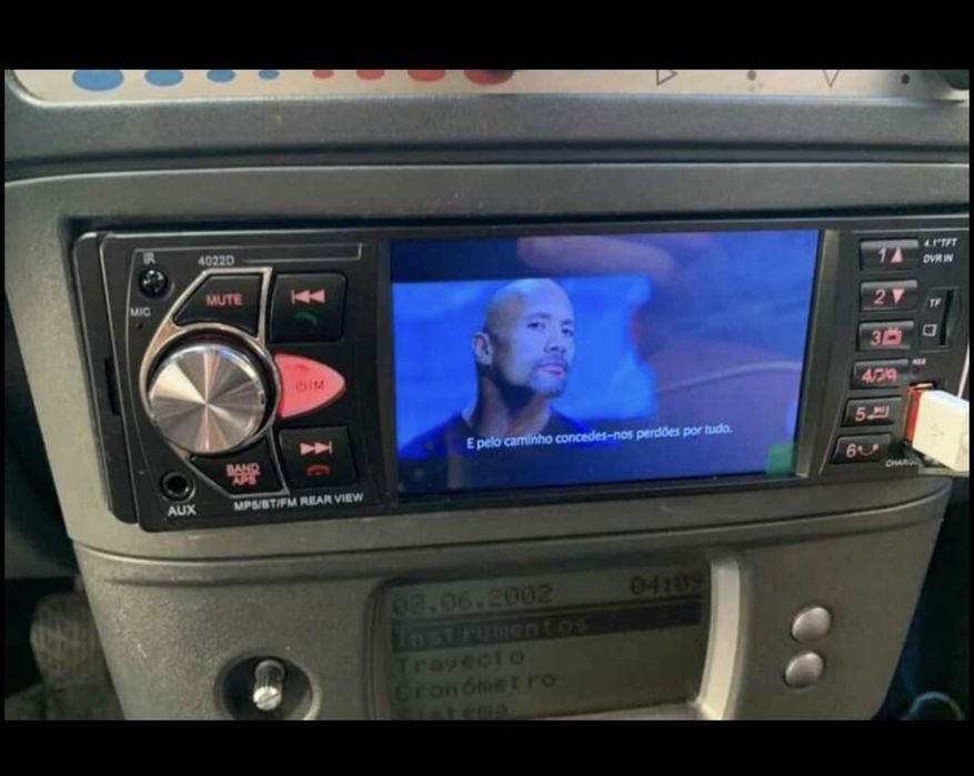 Auto Rádio UNIVERSAL Pode ver Filmes, GPS, Waze, Youtube etc com Microfone para chamadas Bluetooth NOVO