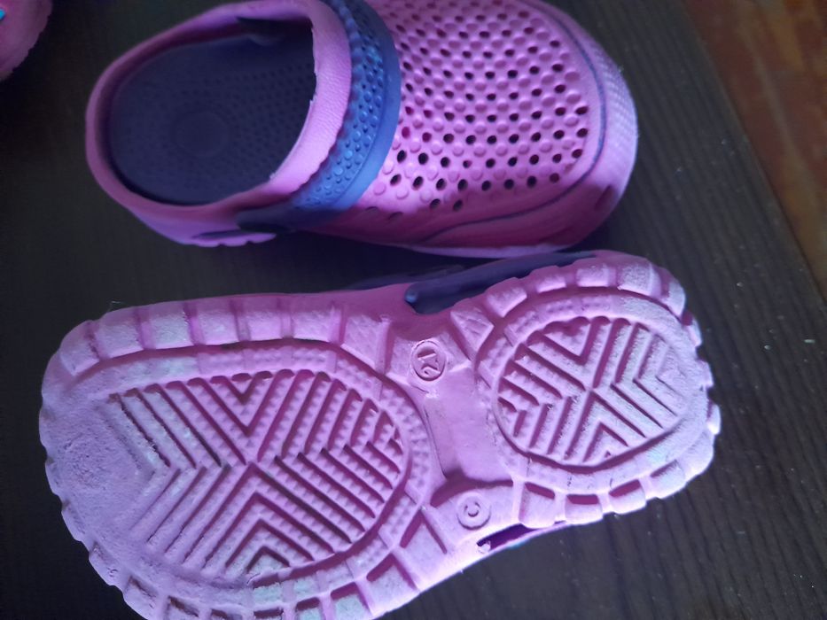 Дитячі речі,взуття.